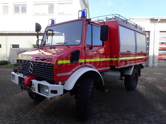 Rüst-, und Gerätewagen MB Unimog, Ansicht Vorne/Fahrerseite