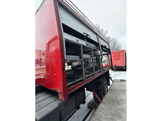 Ansicht von schräg vorne links offen