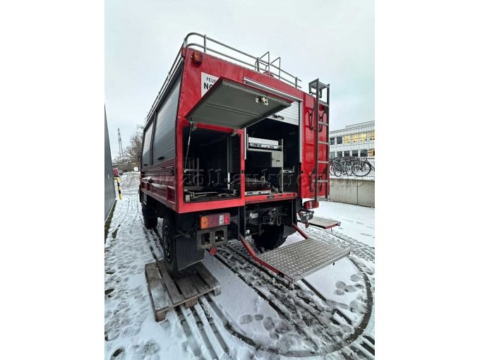 Ansicht von schräg hinten links offen