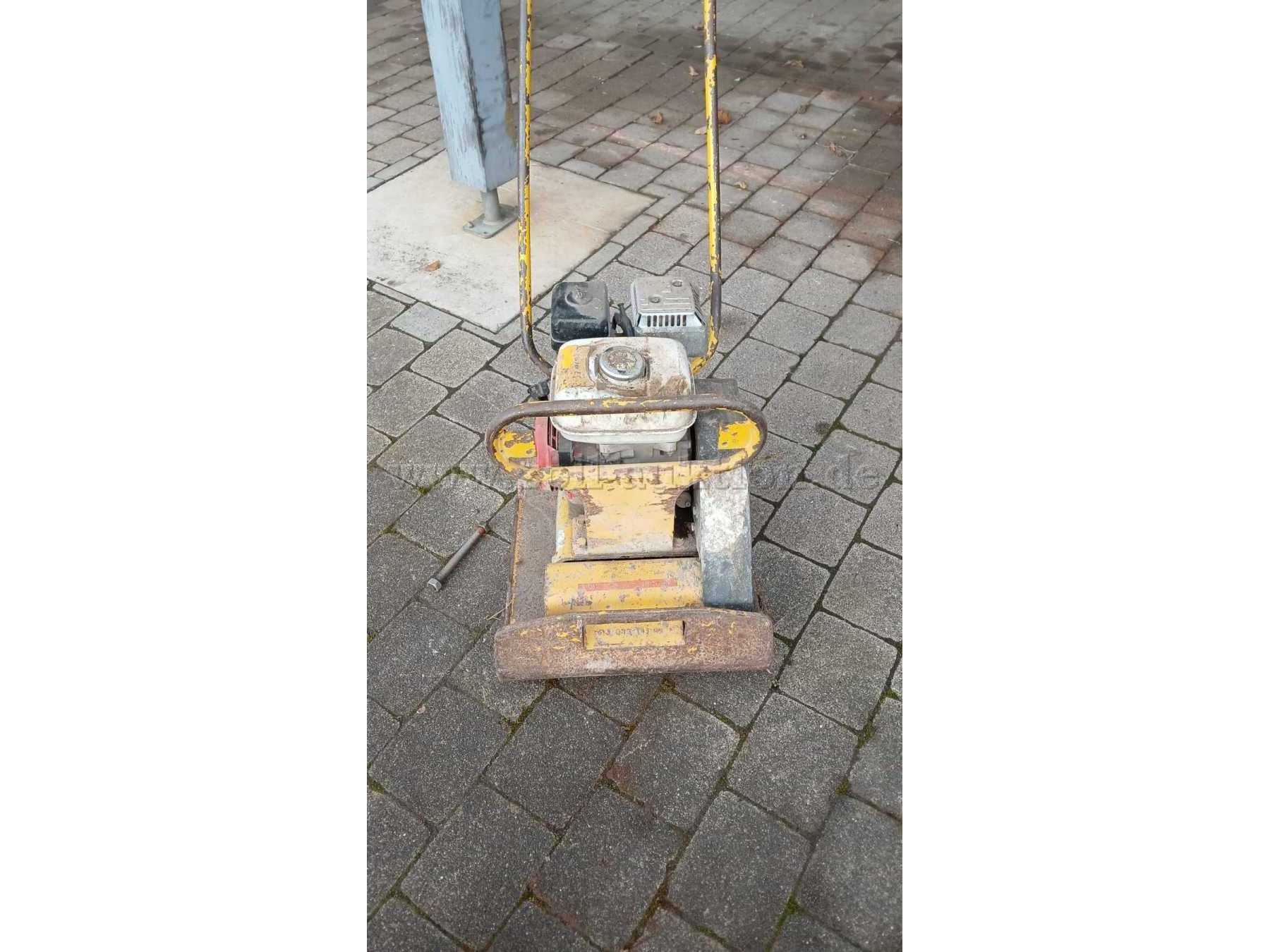 Rüttelplatte Vorderansicht