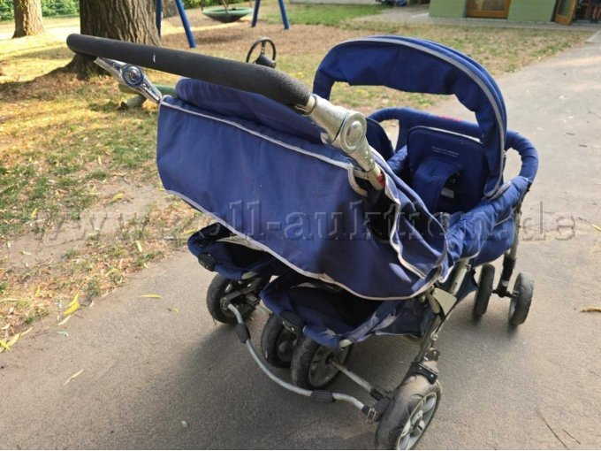 4-Kind-Krippenwagen von RABO Seitenansicht aufgeklappt