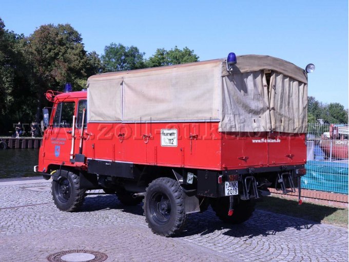 Linke Seite Heck
geschlossen