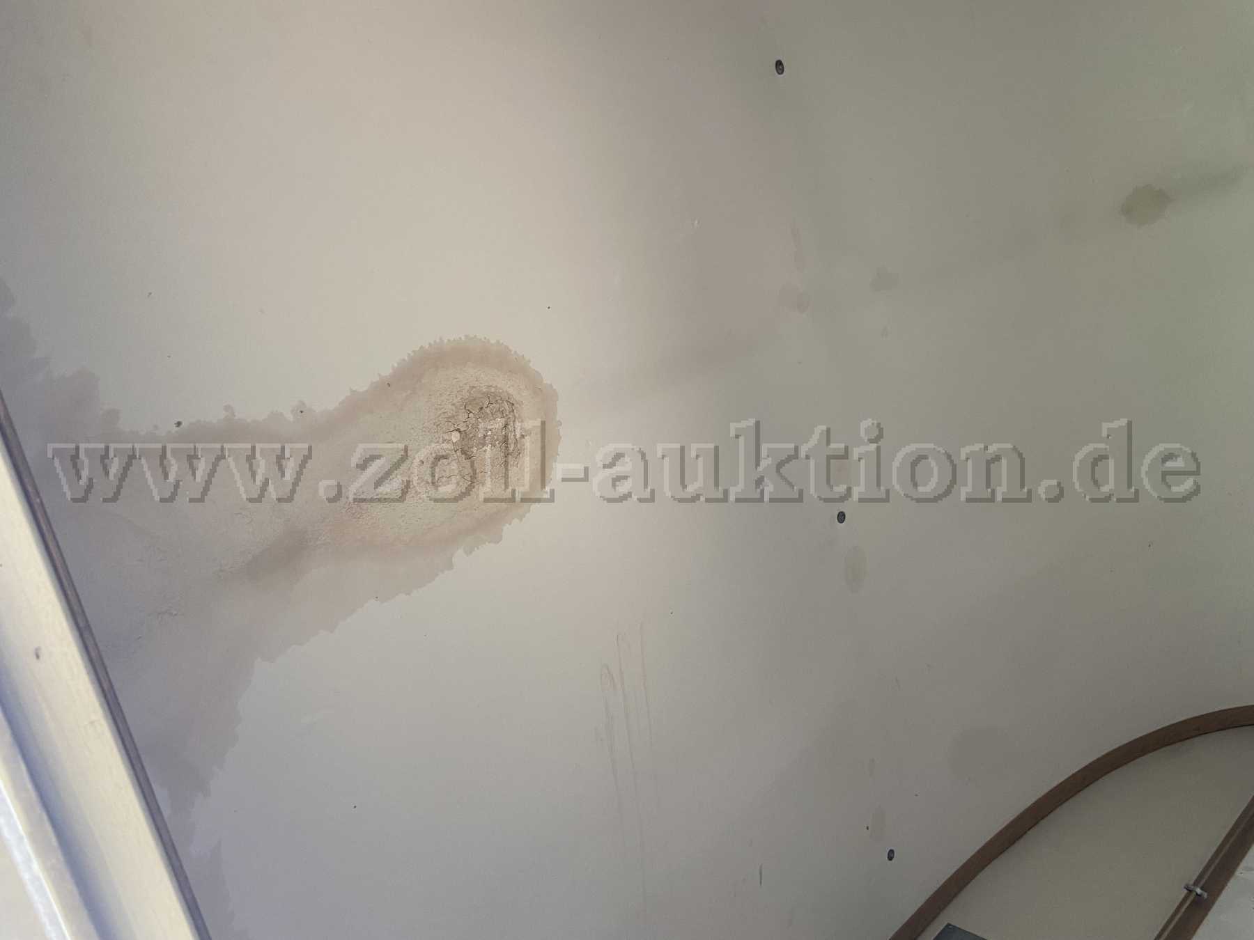 Wasserflecken an Decke