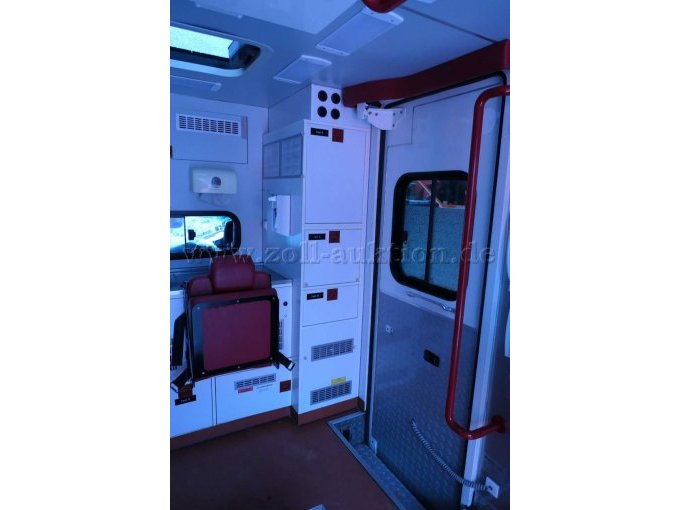 Vorderer Patientenraum rechts