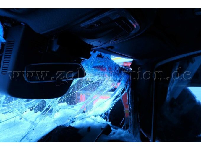 Frontscheibe links aus Sicht des Fahrers