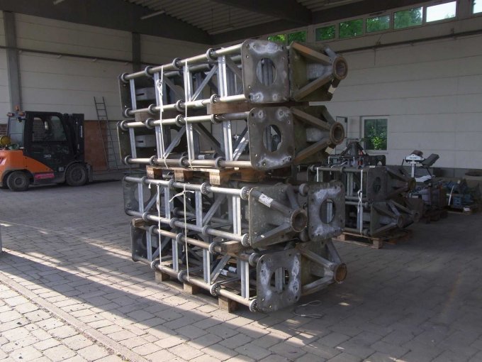 Traggerüstelemente mit Zentrierstück 2000