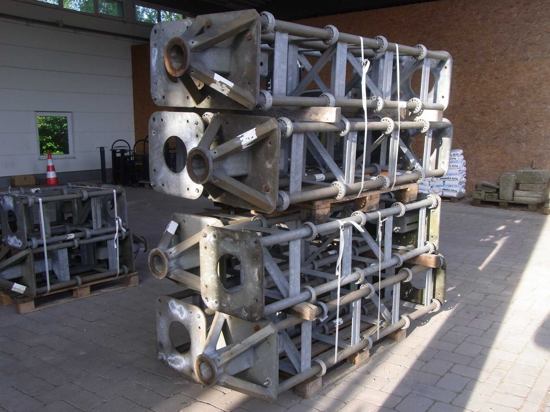Traggerüstelemente mit Zentrierstück 2000