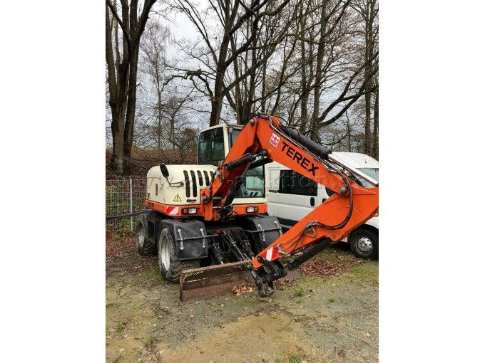 Radbagger Schaeff_Terex 23M 705M Ansicht hinten_Seite links