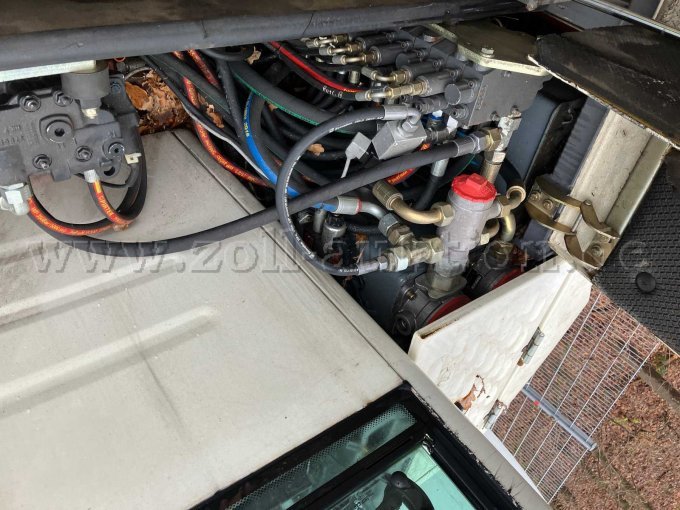 Radbagger Schaeff_Terex 23M 705M Ansicht Hydraulik