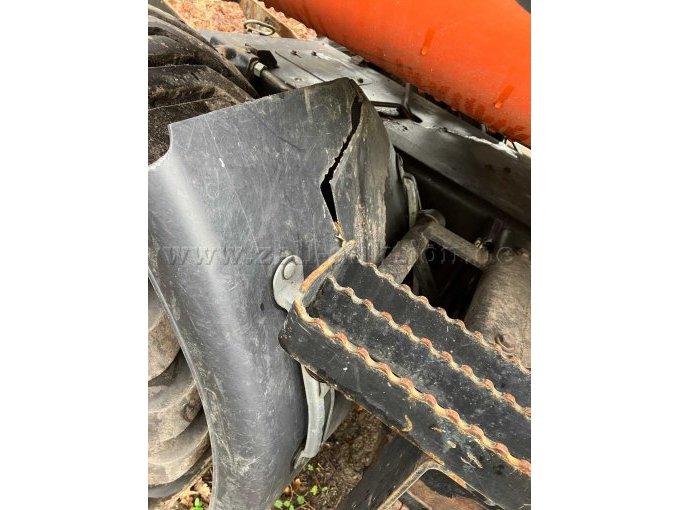 Radbagger Schaeff_Terex 23M 705M Kotflügel vorne_Seite links