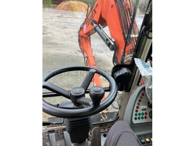 Radbagger Schaeff_Terex 23M 705M Ansicht Kabine innen Lenkrad