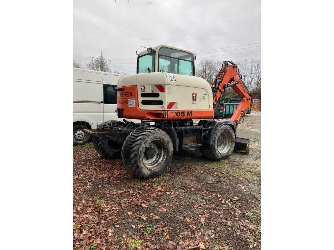 Radbagger Schaeff_Terex 23M 705M Ansicht vorne_Seite links