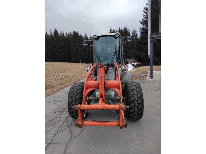 Ansicht von vorne, Korrosion an der Aufnahme