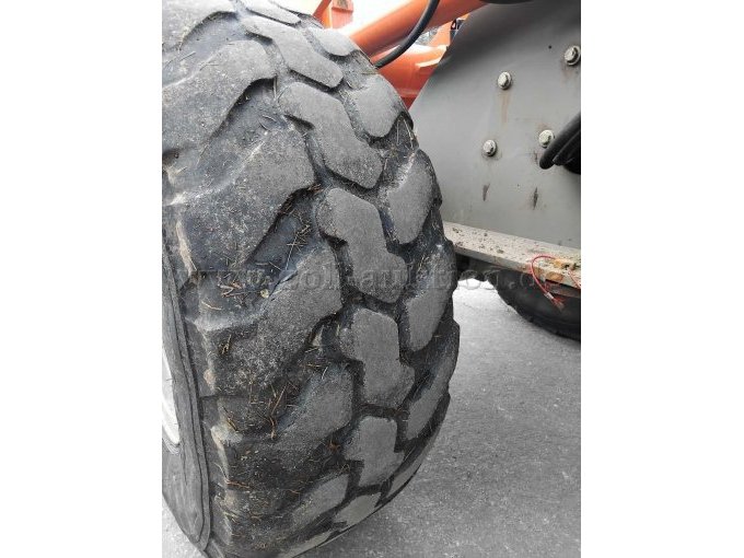 Ansicht Reifen, Profil ca.vorne 30%, hinten 50%