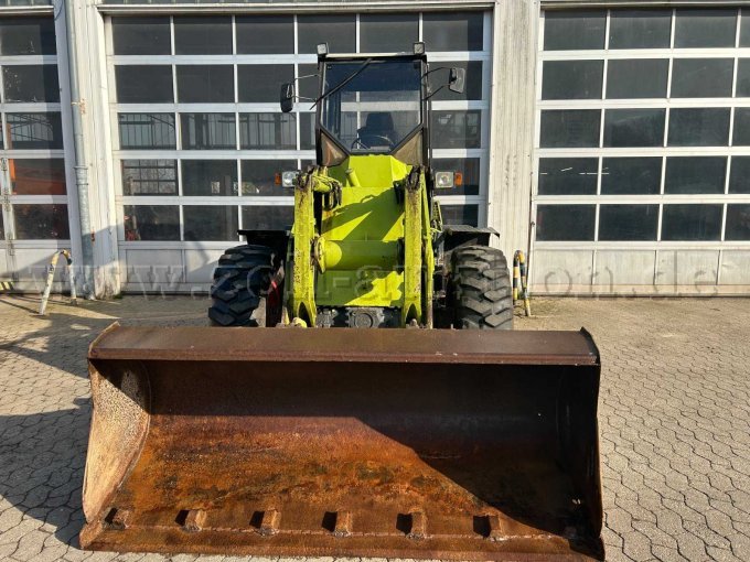 Radlader vorne inklusive der Schaufel