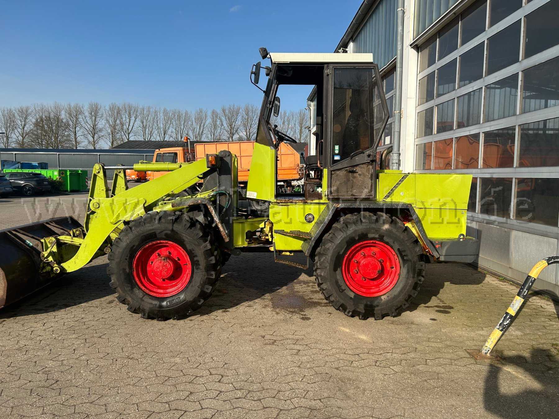 Linke Seite des Radladers