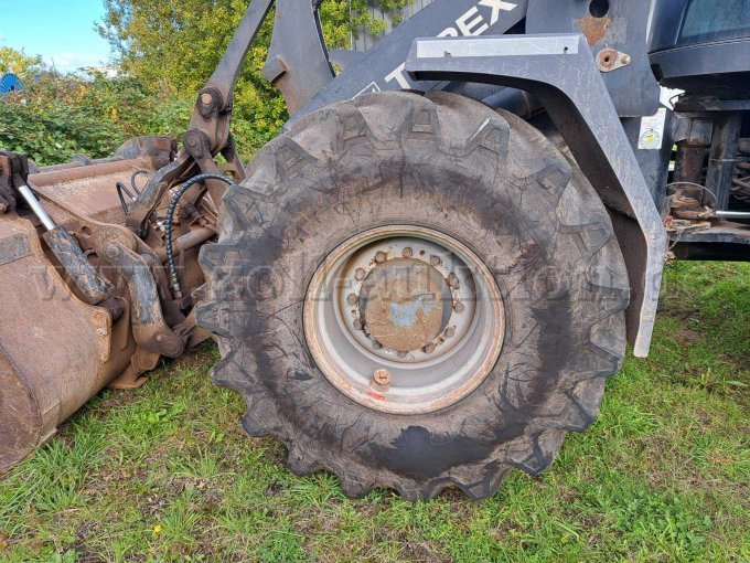 Radlader TEREX TL 210 - Reifen vorne links