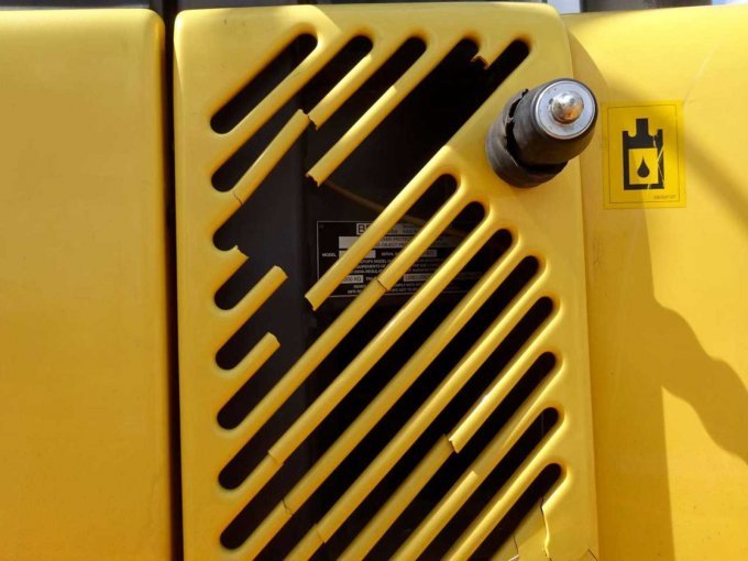 Radlader Volvo L40 B-TP Abdeckung gebrochen