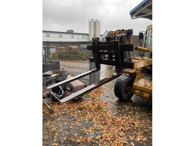 Anbauteil: Paletten Gabel