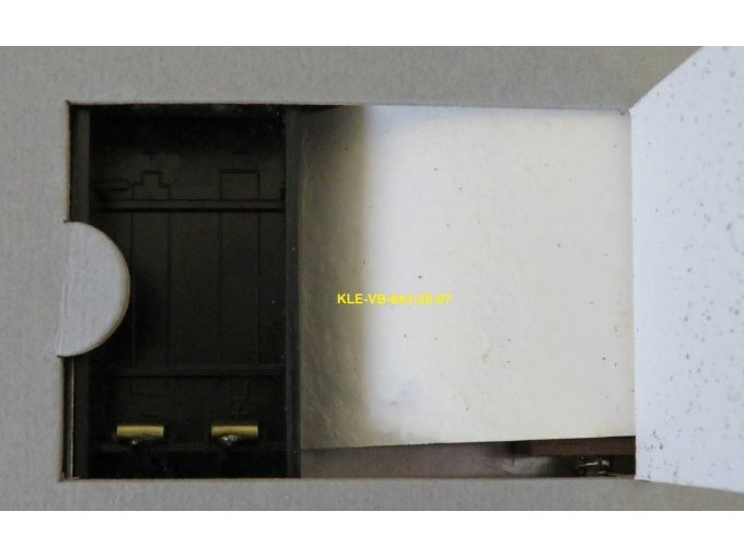 Batteriefach mit Verschmutzungen