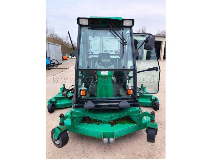 Ransomes HR 6010 Bad Driburg Frontaufnahme mit ausgeklapptem Mähwerk