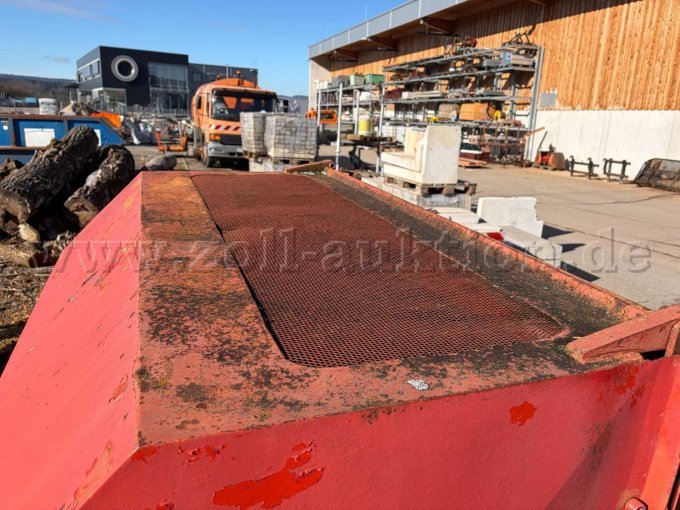 Obere Klappe mit Rost am Deckel