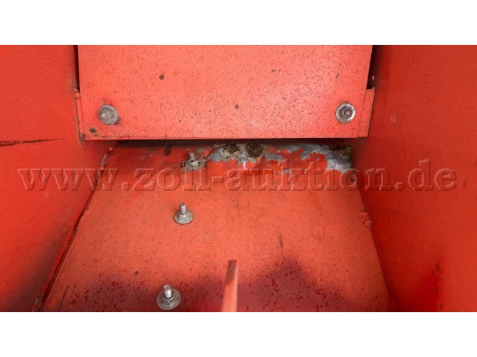 Rasenkehrmaschine Detailansicht innen 1