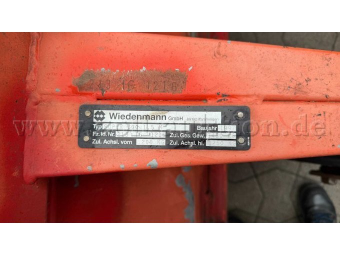 Rasenkehrmaschine Typenschild Gerät