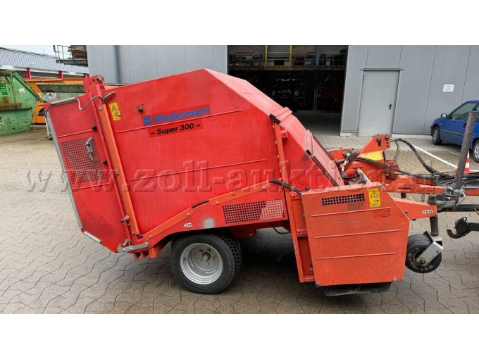 Rasenkehrmaschine rechte Geräteseite