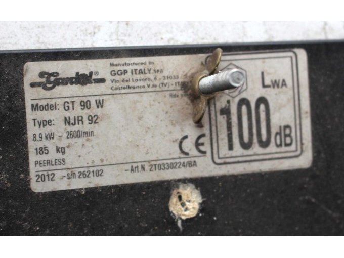 Hersteller- und Modellangabe