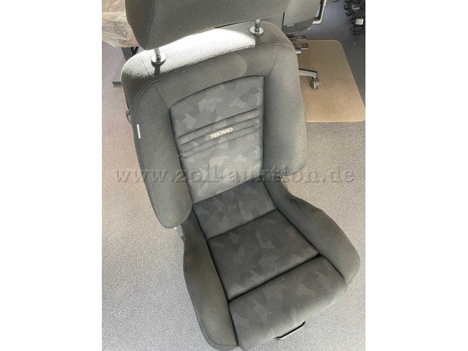 Fahrersitz Gesamtansicht