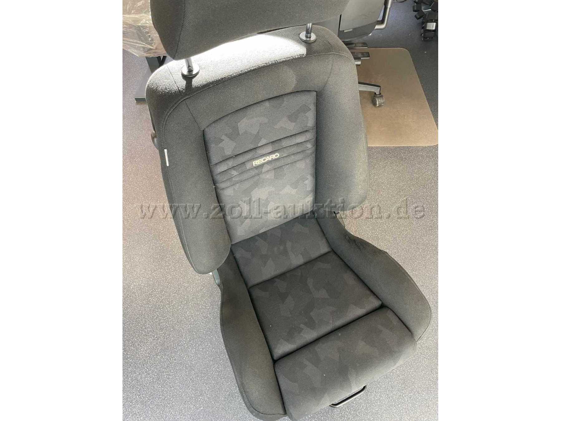 Fahrersitz Gesamtansicht