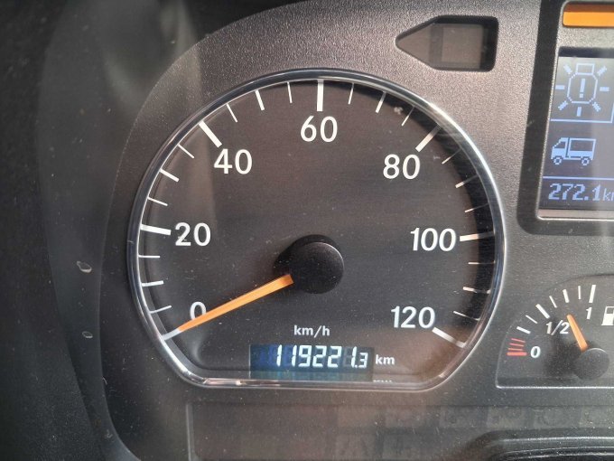 Kehrmaschine Ansicht Kilometerstand