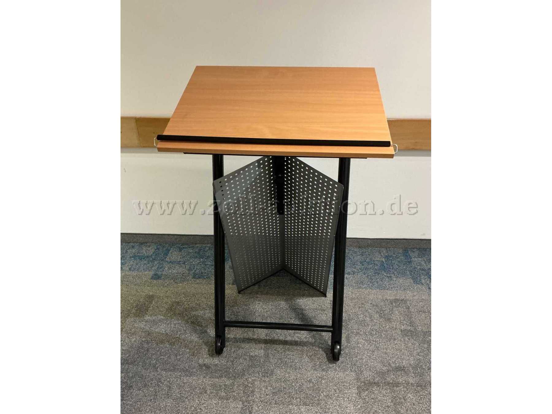 Rückseite mit geneigter Tischplatte