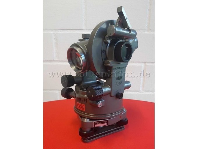 Instrument
Vorne seitlich -2-