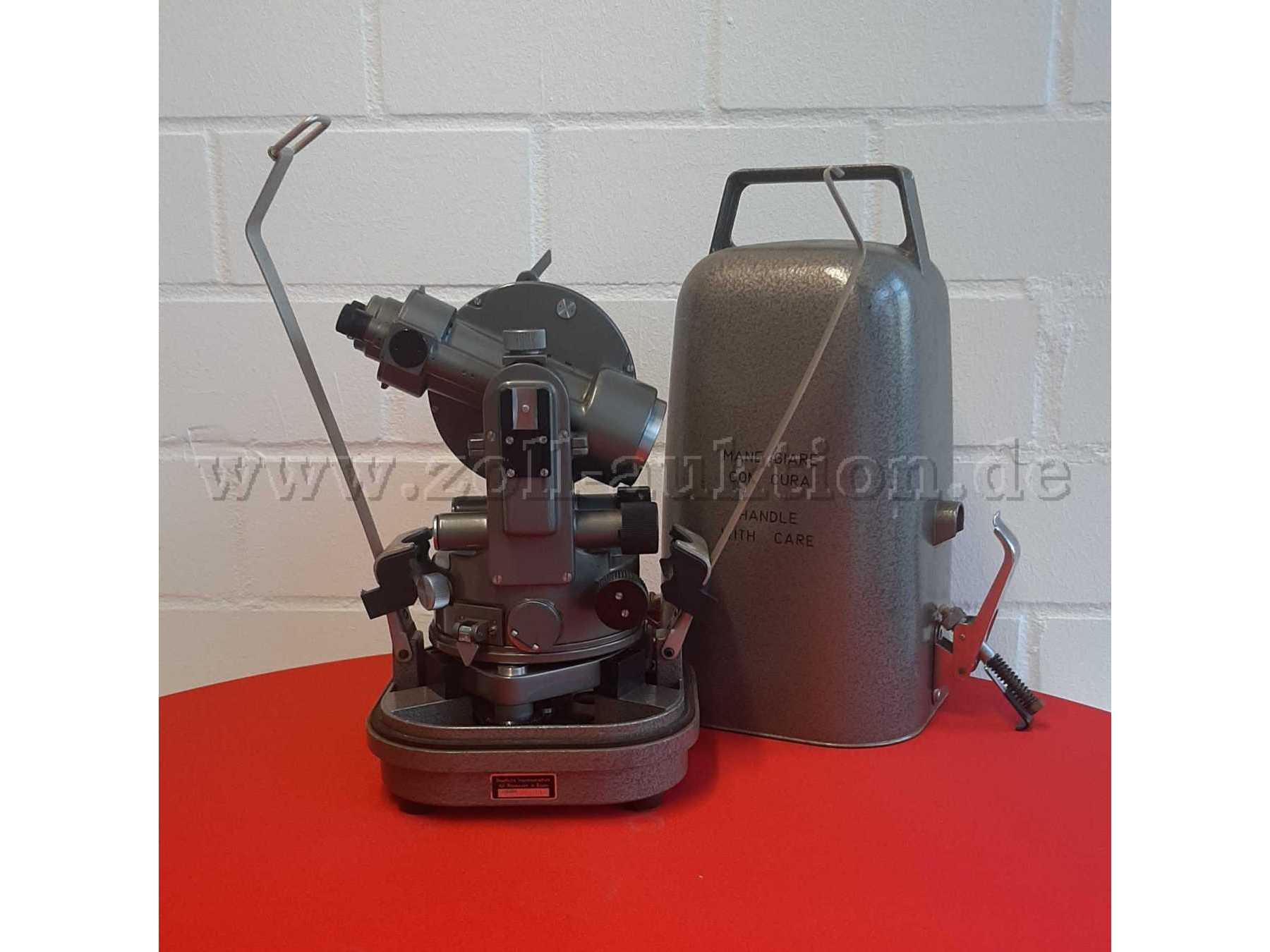 Instrument und Transportbehälter
 seitlich