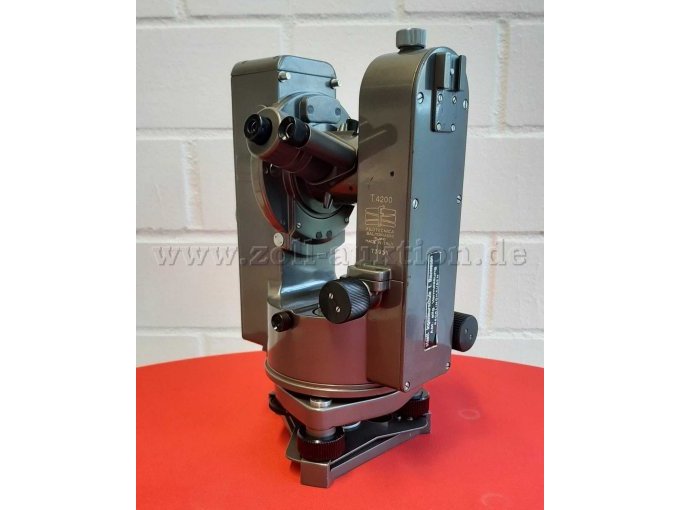 Instrument
Hinten seitlich -1-