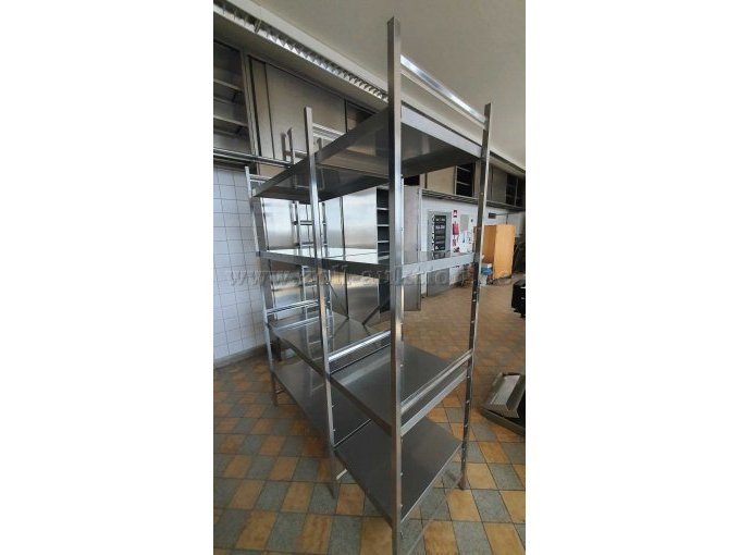 Gesamtansicht von vorne rechts