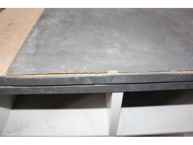 Ausziehbrett an Unterschrank