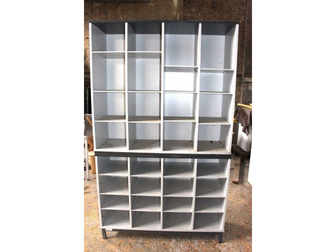 Gesamtansicht Unterschrank und Aufsatz