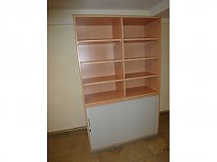 Regalschrank Frontansicht