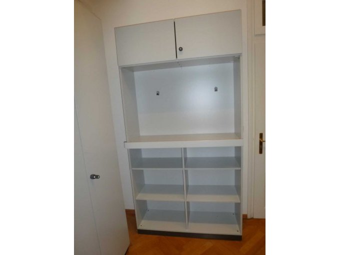 Regalschrank lichtgrau 6 OH
Frontansicht