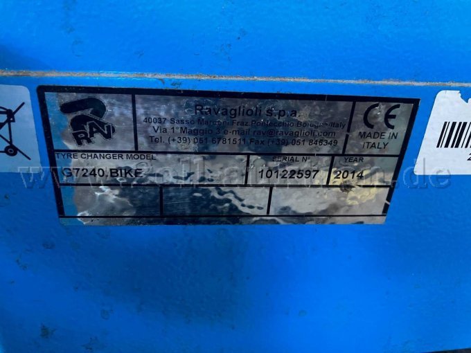 Bild 6 Reifenmontiermaschine