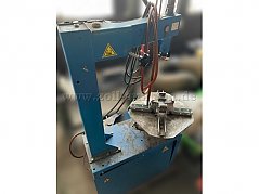 Bild 1 Reifenmontiermaschine