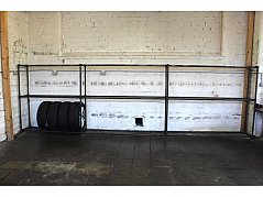 Symbolbild aufgebautes, freistehendes Reifenregal (nicht Teil der Auktion)