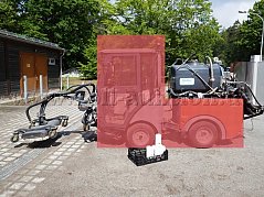 Seitenansicht der gesamten Anlage. Das Trägerfahrzeug steht nicht zum Verkauf.
