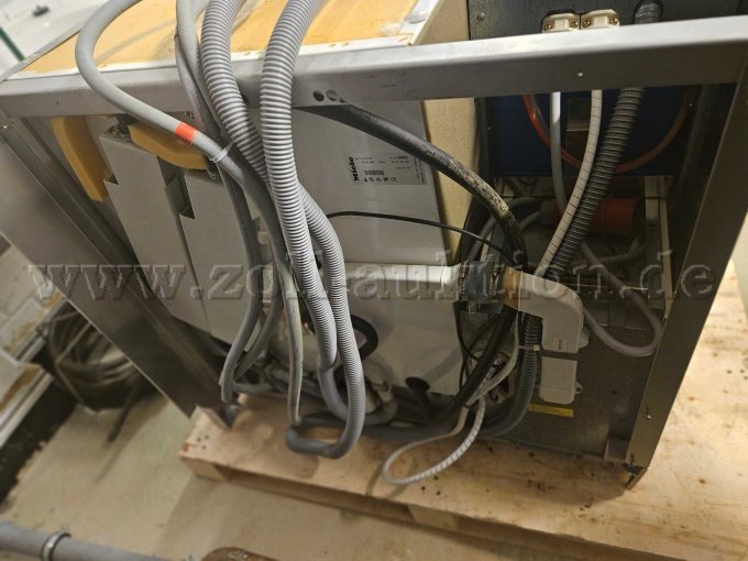1 reinigings- en desinfectieautomaat Miele G 7783 CD (bouwjaar 2001) – foto 4 – kavel bij Zoll-Auktion, Dessau-Roßlau