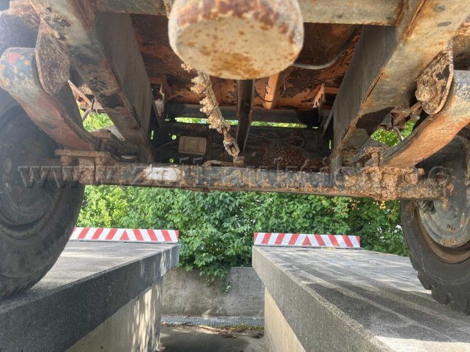 Hinterachse von unten