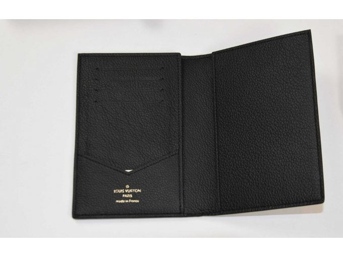 1 Reisepasshülle „Louis Vuitton“ Empreinte M63914 - Sicht in die Hülle