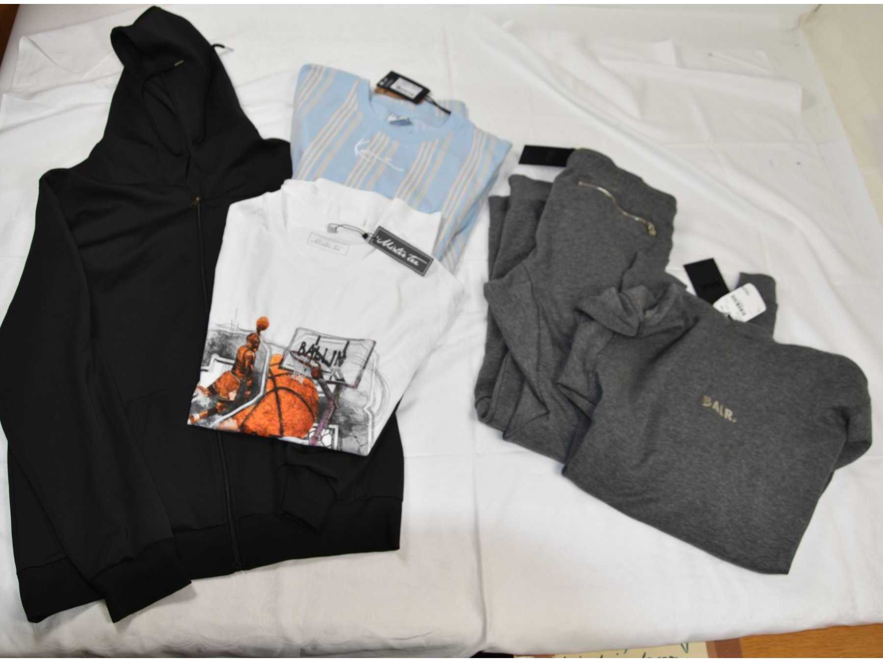 1 Relax Anzug „Balr“ in Jacke und 2 T-Shirts Gr. L